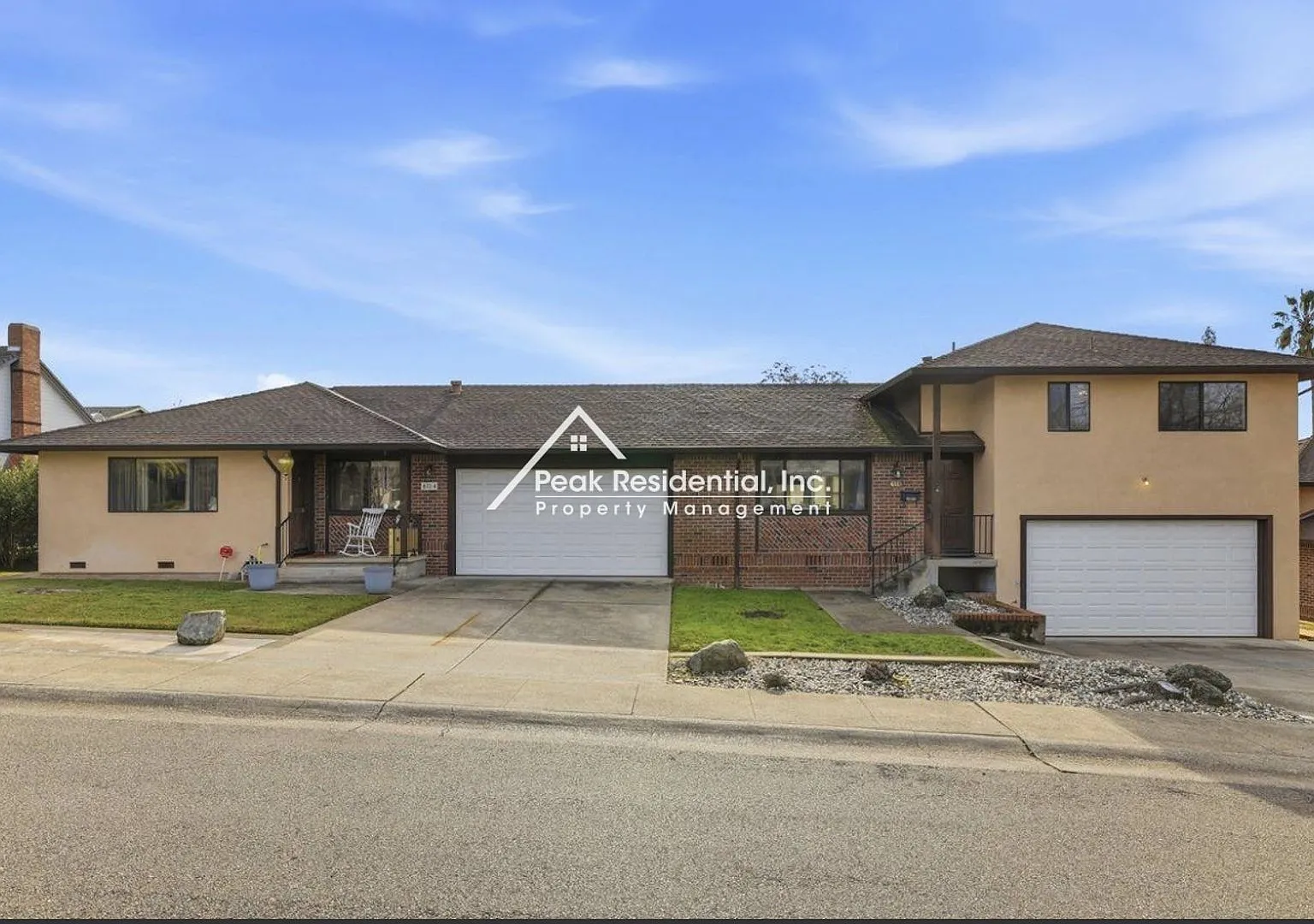 Wonderful 2bd/2ba Folsom Duplex With 2 Car Garage! — Photo 1
