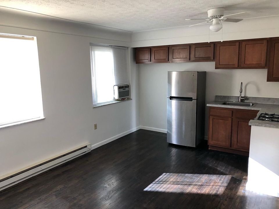 2nd image of 6425 Kennedy Ave #4