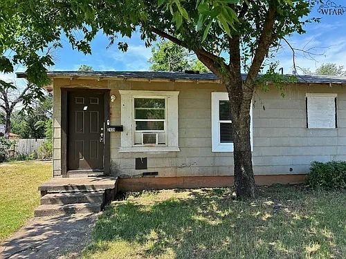 2409 Avenue D Photo 1
