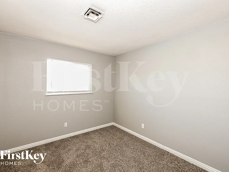 4843 Fairfax Ave — Photo 14
