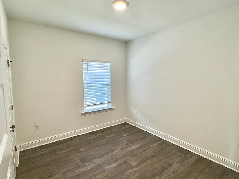 32415 Revere Dr — Photo 5
