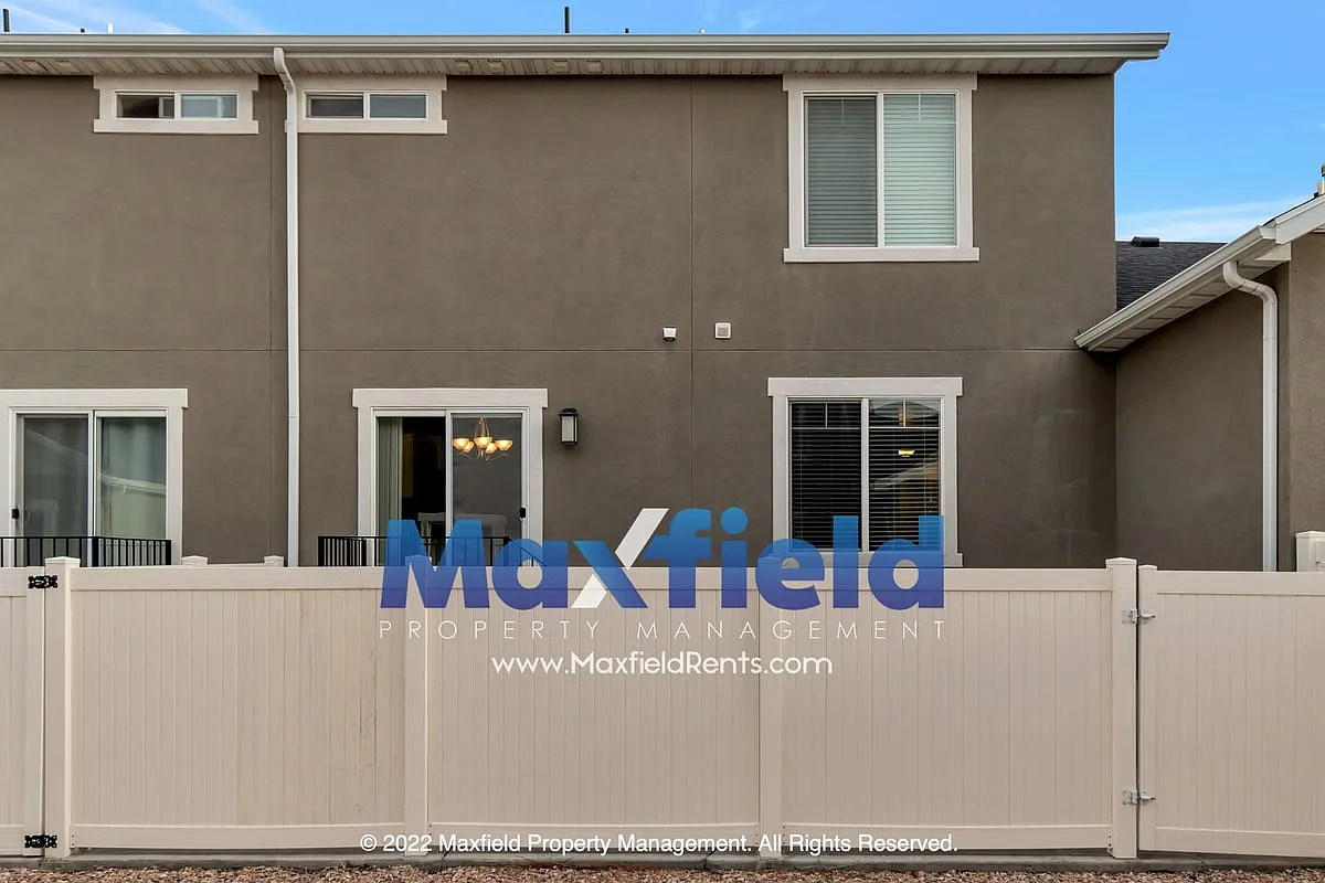 Building Photo - 529 W Fox Chase Dr