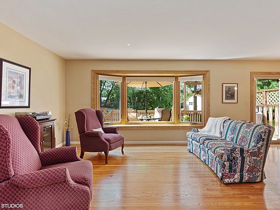 2nd image of 4387 Lincoln Ave
