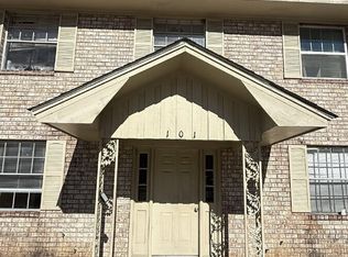 101 Woodhouse Ln #D, Savannah, GA 31406