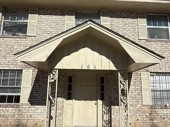 101 Woodhouse Ln #D, Savannah, GA 31406