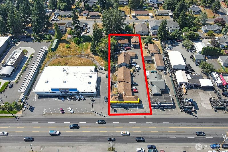 2nd image of 9618 Pacific Avenue