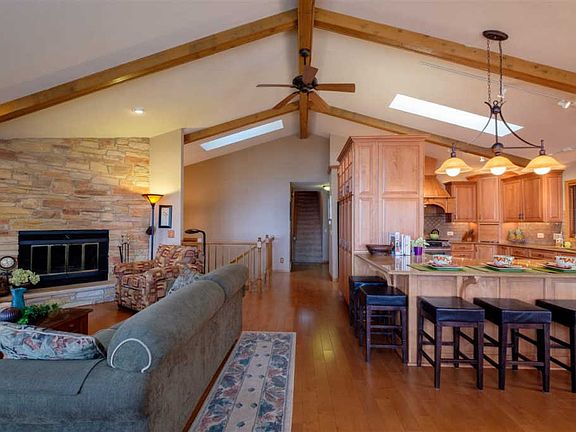 4th image of 2504 Candlewick Dr SE