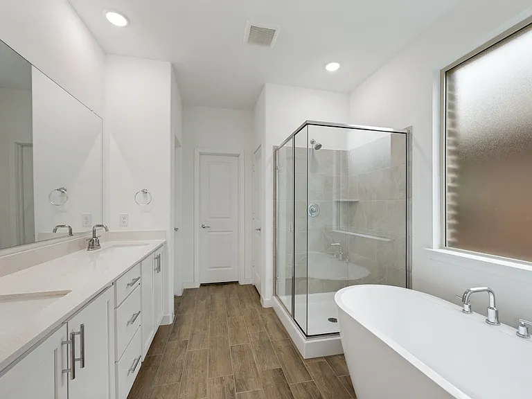 108 Invermore Dr — Photo 8
