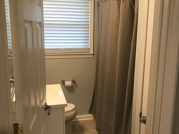 4th image of 148 Tahoma Dr