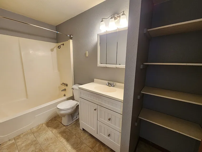 101 16th Ave NW #29 — Photo 6