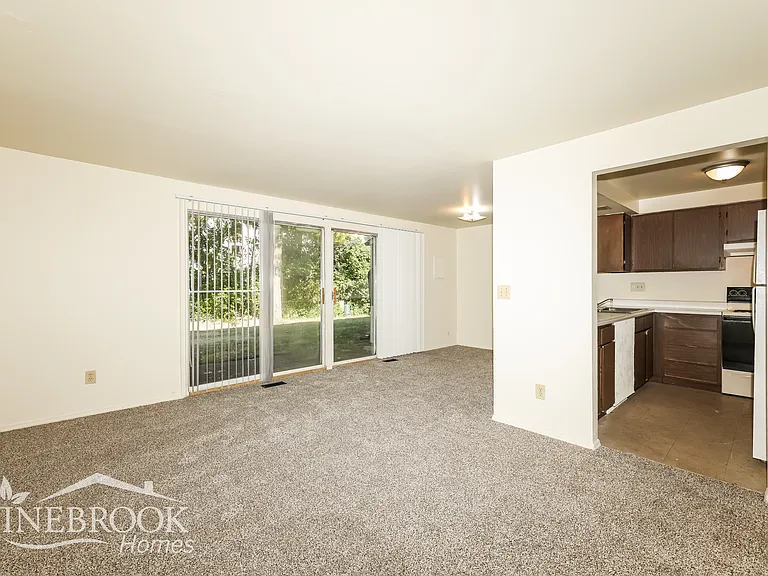 7673 Mount Hood Dr — Photo 4