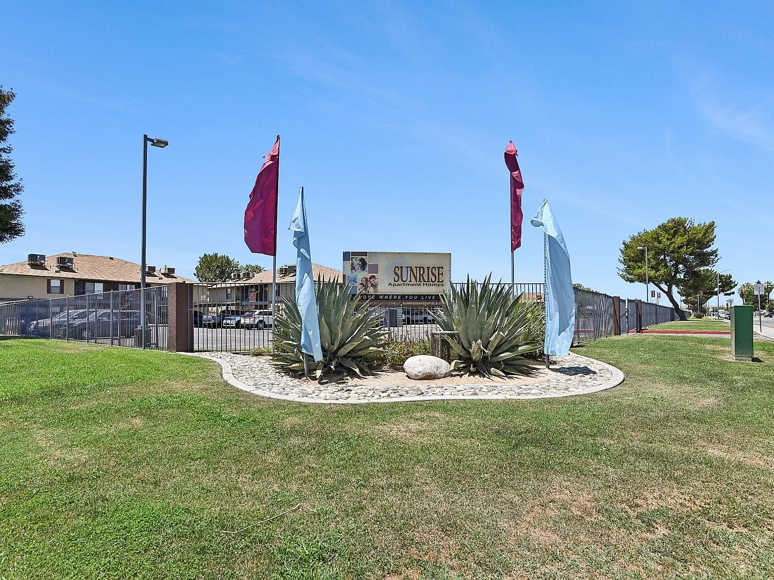 Sunrise Apartments — Photo 2