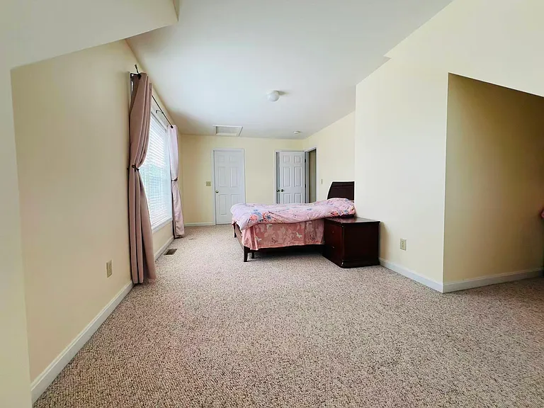 38 Raymond St — Photo 10