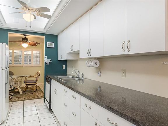 4th image of 555 The Esplanade N APT 202