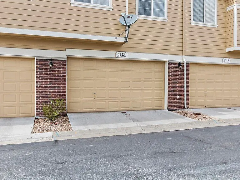 7223 S Laredo St — Photo 11