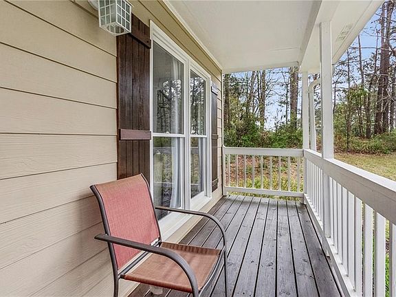 4th image of 18 W Ridge Dr SE