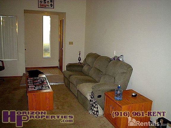 4th image of 6872 Trovita Way