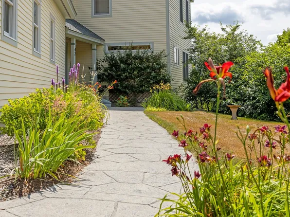 42 Brookside Drive, Grantham, NH 03753