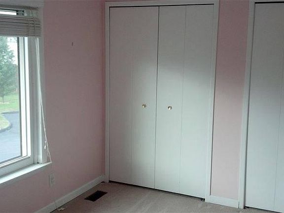 4th image of 20945 Sherman Ave #10