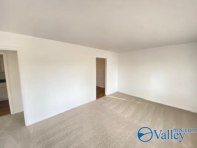 3 bed, 1.5 bath, 1125 sqft, $1,095 — Photo 3