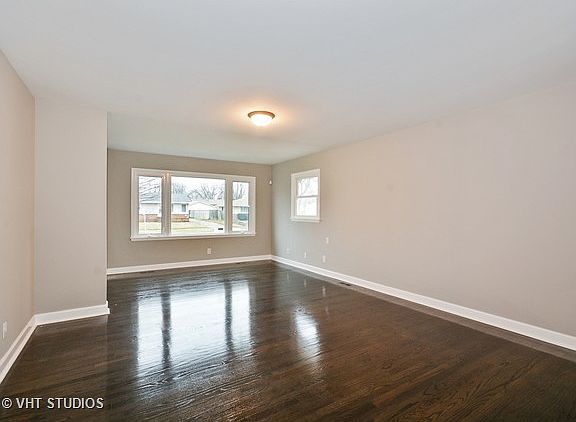 2nd image of 1826 Lilac Ln