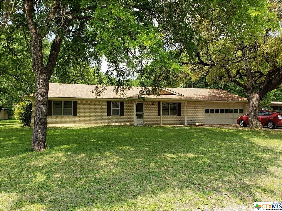 1st image of 203 Gateway Cir
