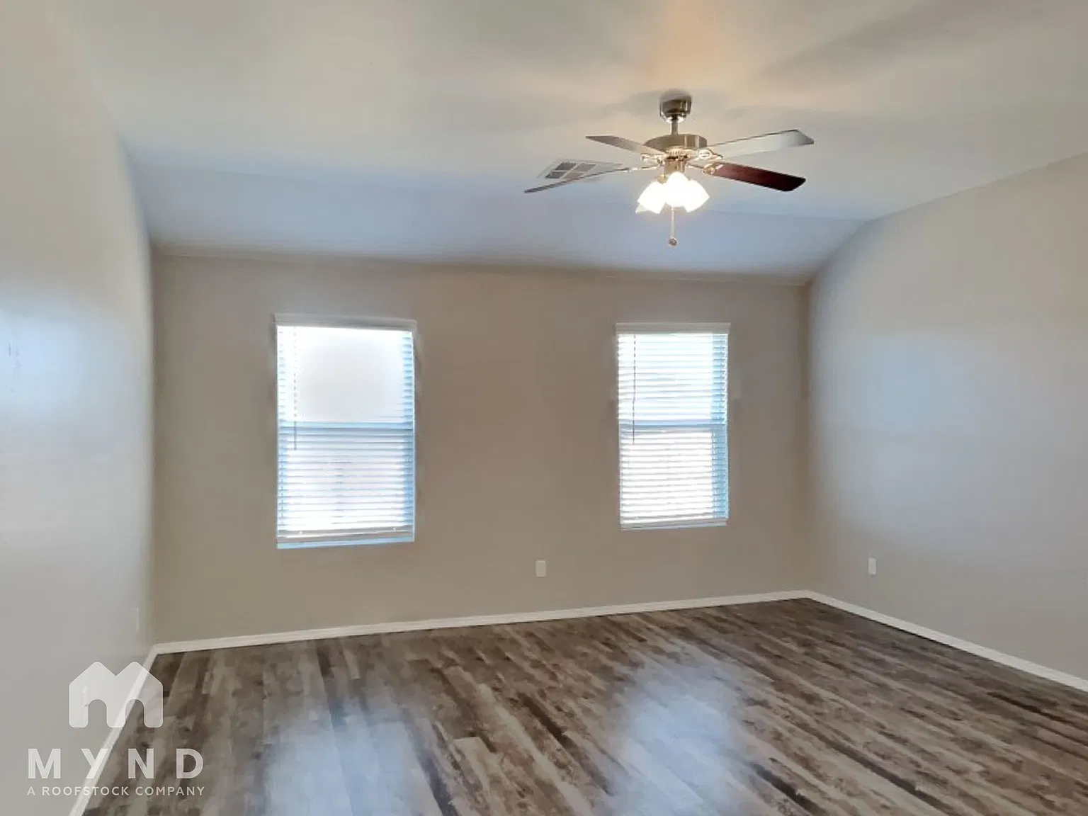 3 bed, 2.0 bath, 1393 sqft, $1,445 — Photo 4