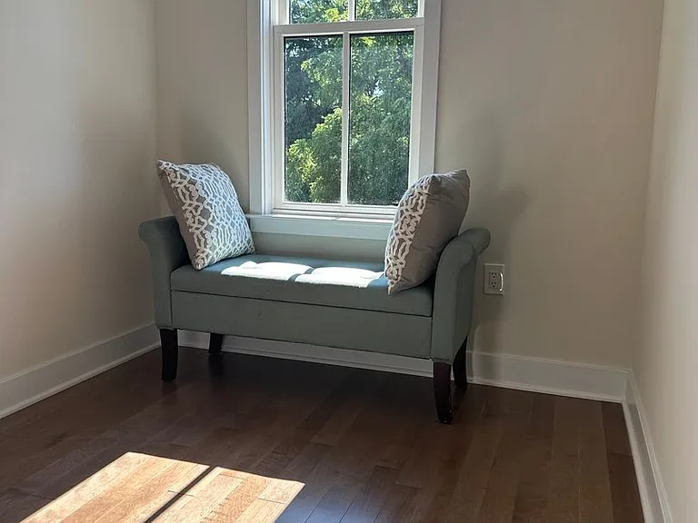 111-117 Thornton Ln — Photo 24
