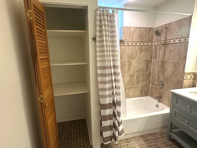 2125 W Augusta Blvd #1 — Photo 17