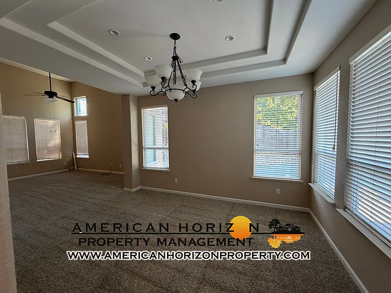 424 Crescent Dr — Photo 12