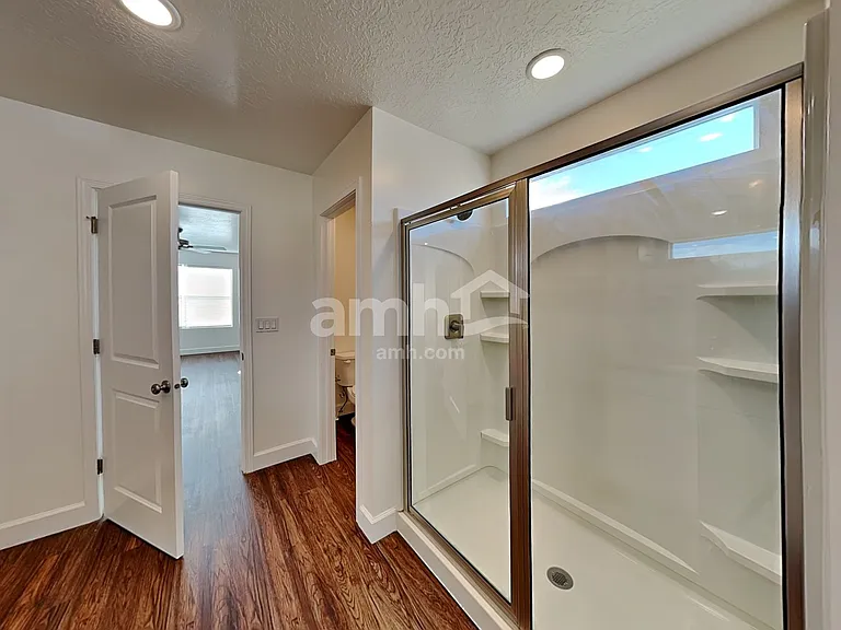 1328 E White St — Photo 16
