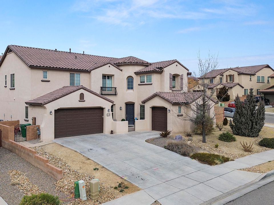 1st image of 43 Vista Larga Pl NE