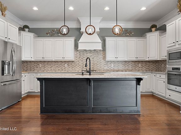 5th image of 122 Heron Park Pl