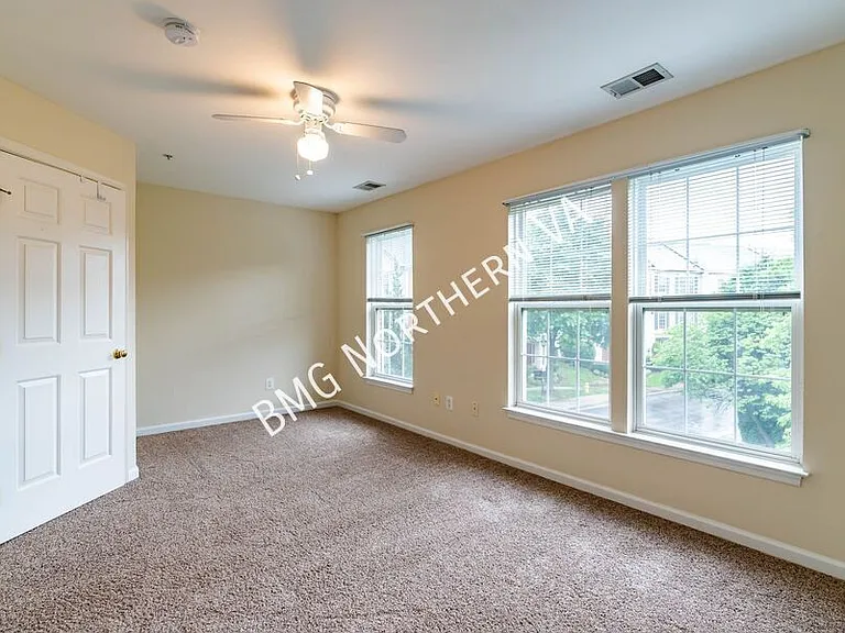 5819 Pearson Ln — Photo 12