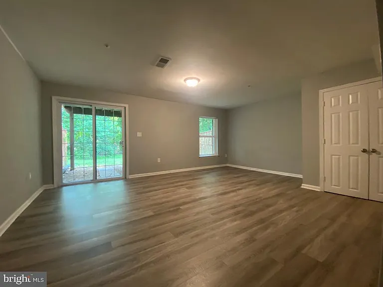 1931 Barrington Ct — Photo 17