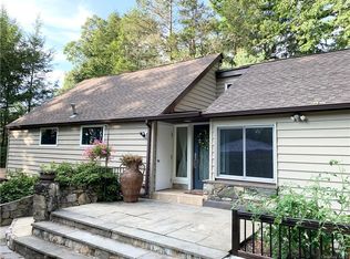 17 Pine Cone Rd, Mahopac, NY 10541