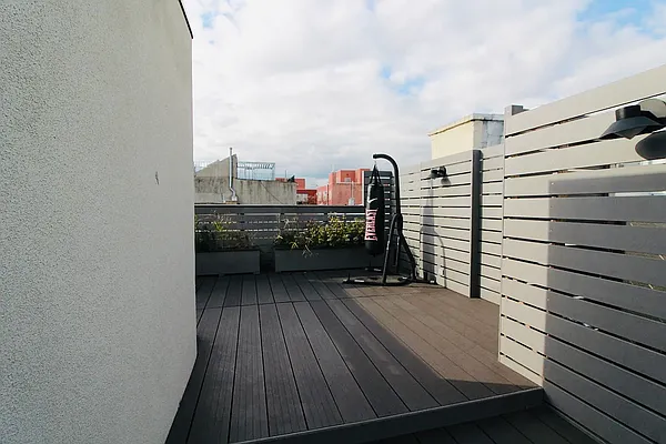 Rented by New York Realty Minimax Inc | media 15