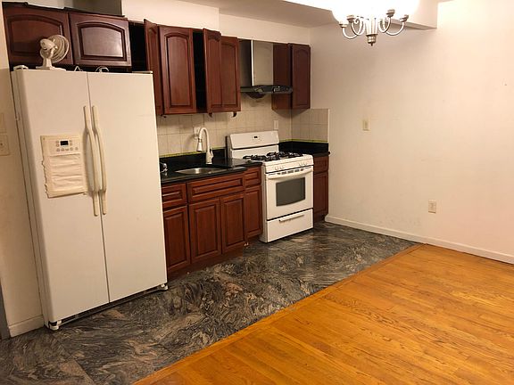 5th image of 7160 162nd St APT 2A