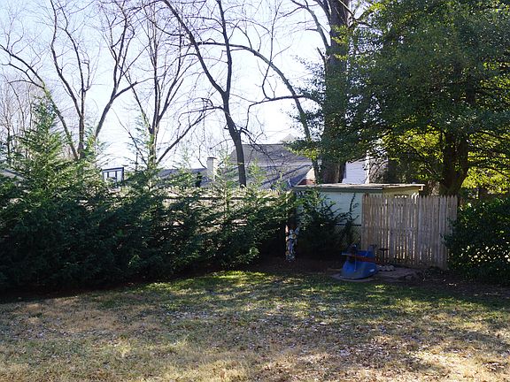 3rd image of 9917 Mayfield Dr