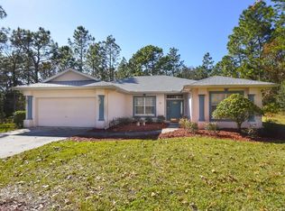 28 Oak Village Blvd, Homosassa, FL 34446