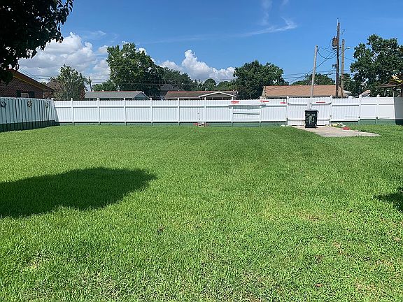 3rd image of 4967 Feliciana Dr