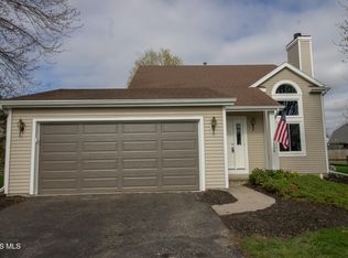 1538 Eaglecrest Rd, Perrysburg, OH 43551