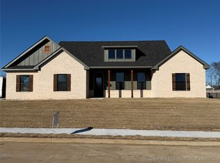 16840 W Sierra Cir, Tahlequah, OK 74464