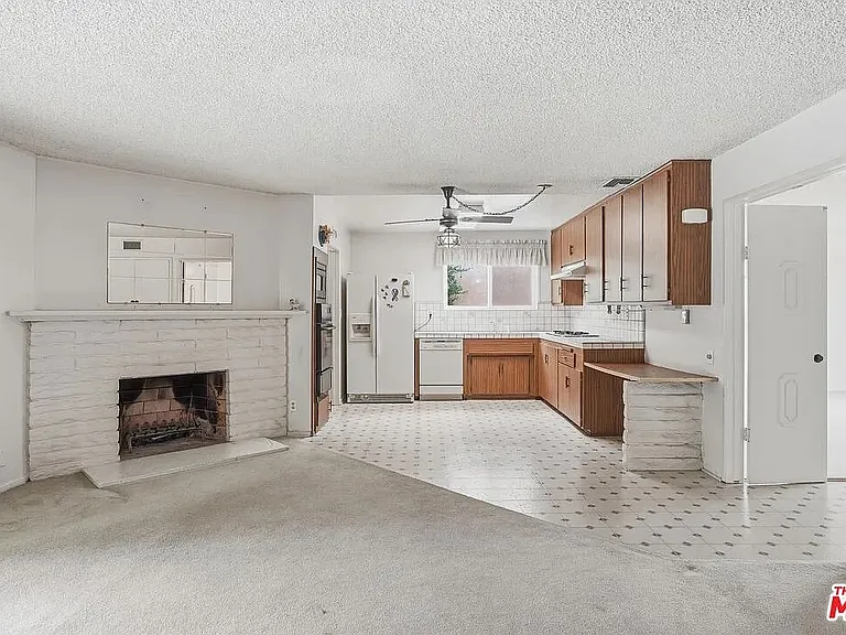 6701 Neddy Ave — Photo 13