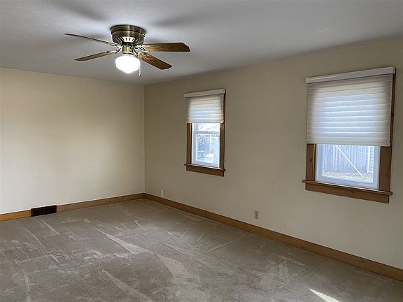 5th image of 709 19th St