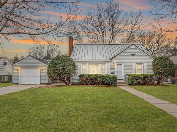 308 Sweet Briar Ln, Hopkins, MN 55343