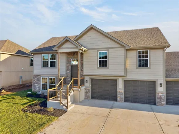 583 Skyview Ln, Liberty, MO 64068