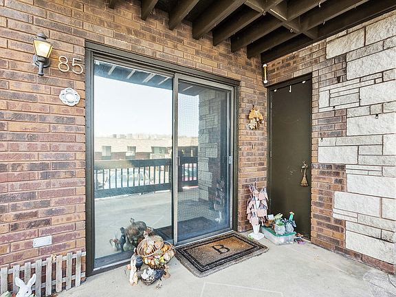 5th image of 180 Wilshire Drive #85
