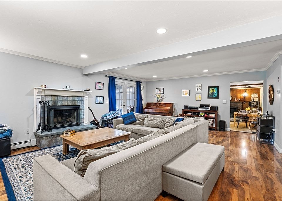 1st image of 40 Glen St