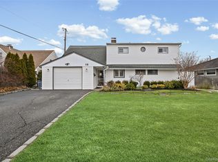 16 Starlight Lane, Levittown, NY 11756